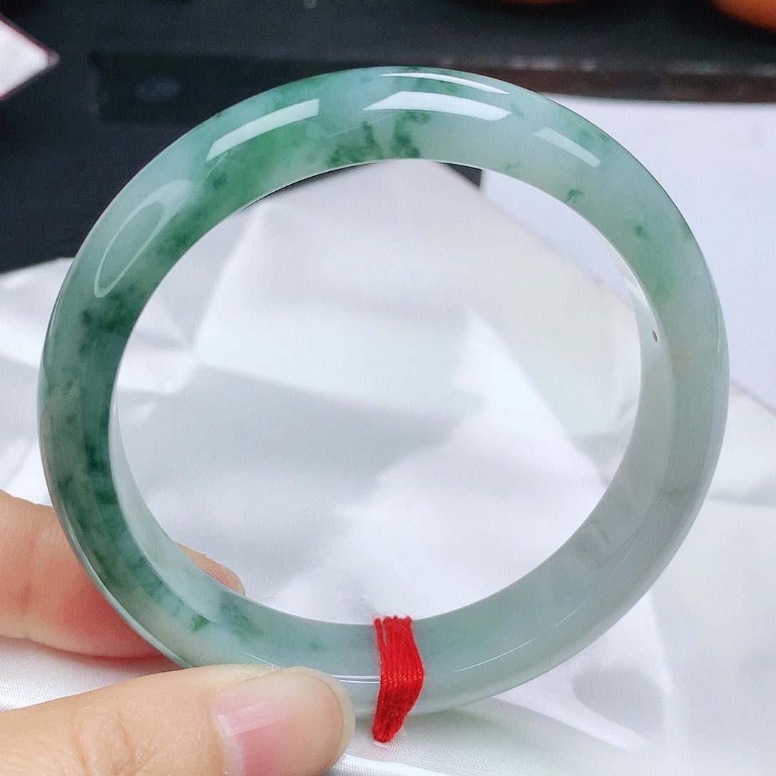 翡翠手镯未镶嵌正5758