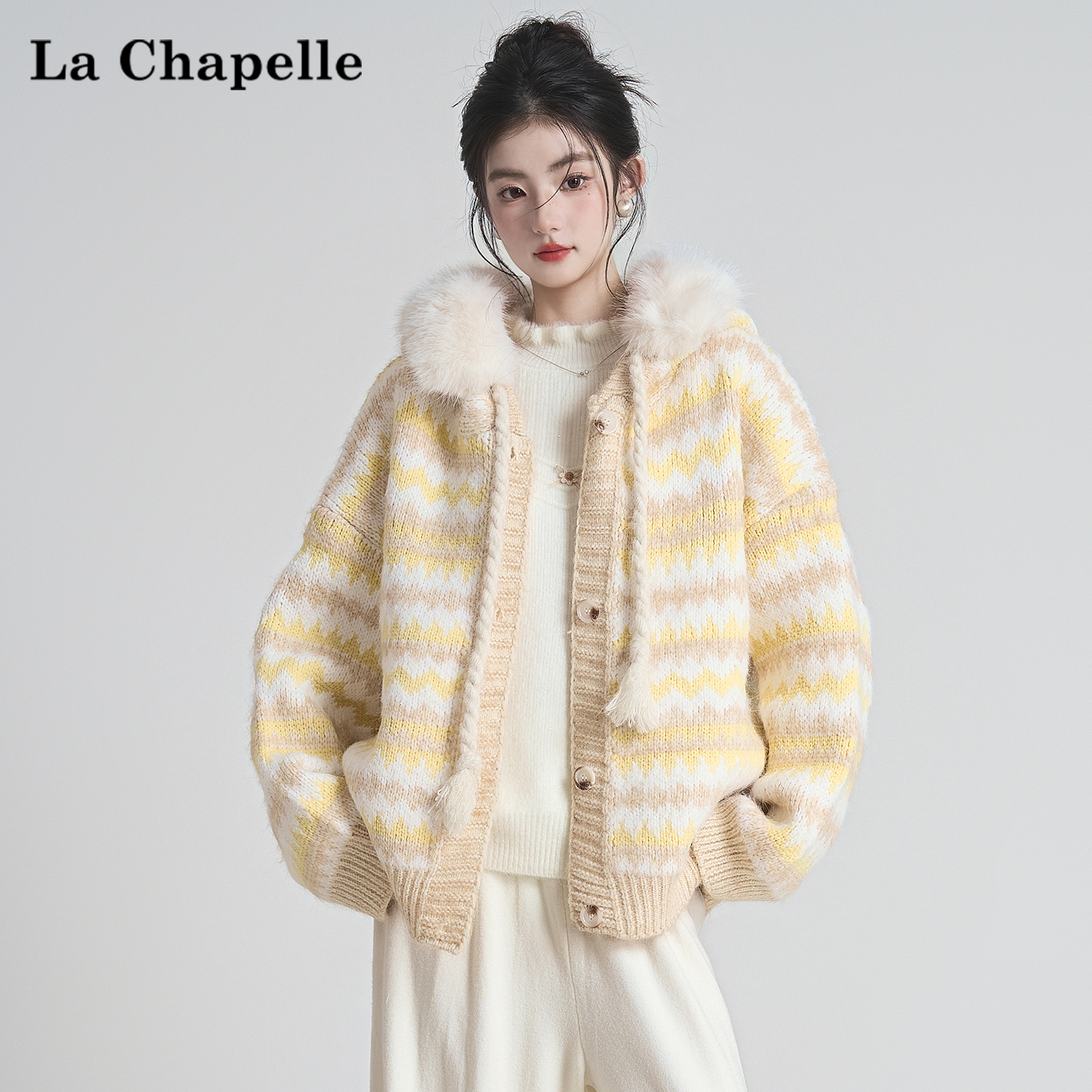 拉夏贝尔2025冬季条纹毛领连帽加厚针织开衫女慵懒风软糯毛衣外套