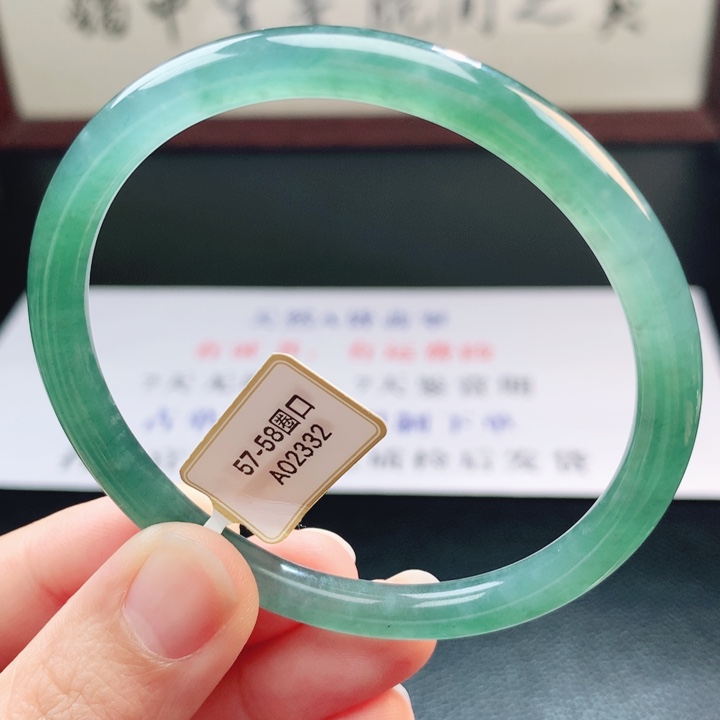 翡翠未镶嵌手镯翡翠手镯13