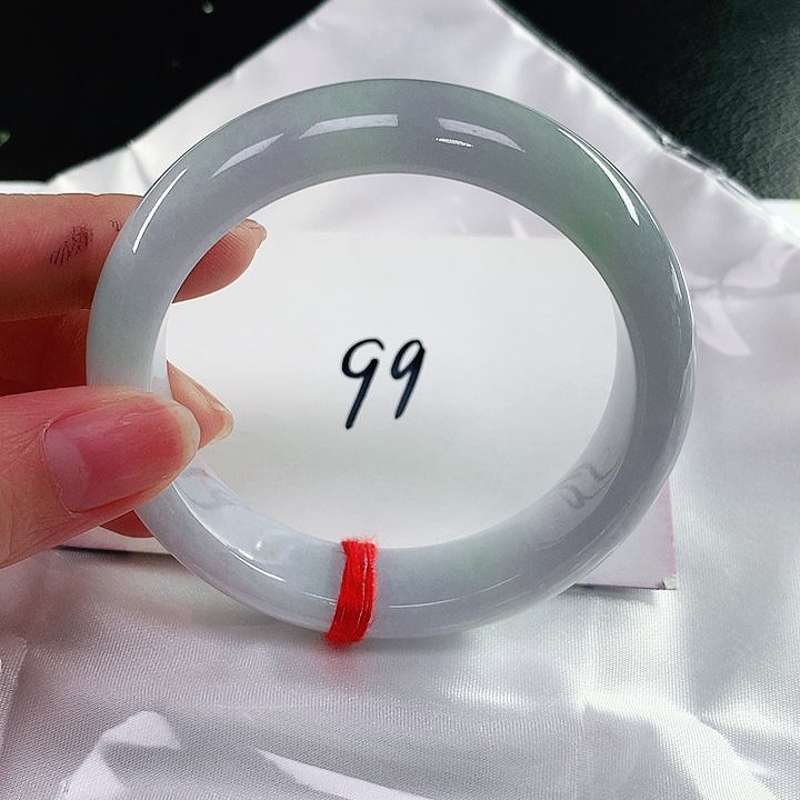 翡翠手镯未镶嵌翡翠手镯未镶嵌