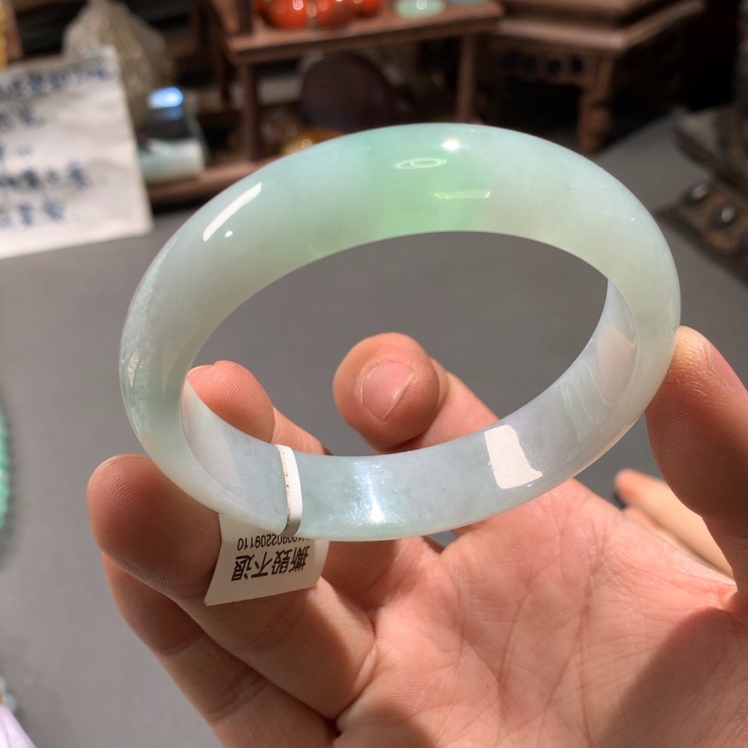 翡翠手镯未镶嵌57.8圈口