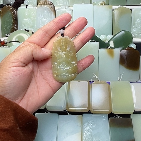 颈饰未镶嵌和田玉