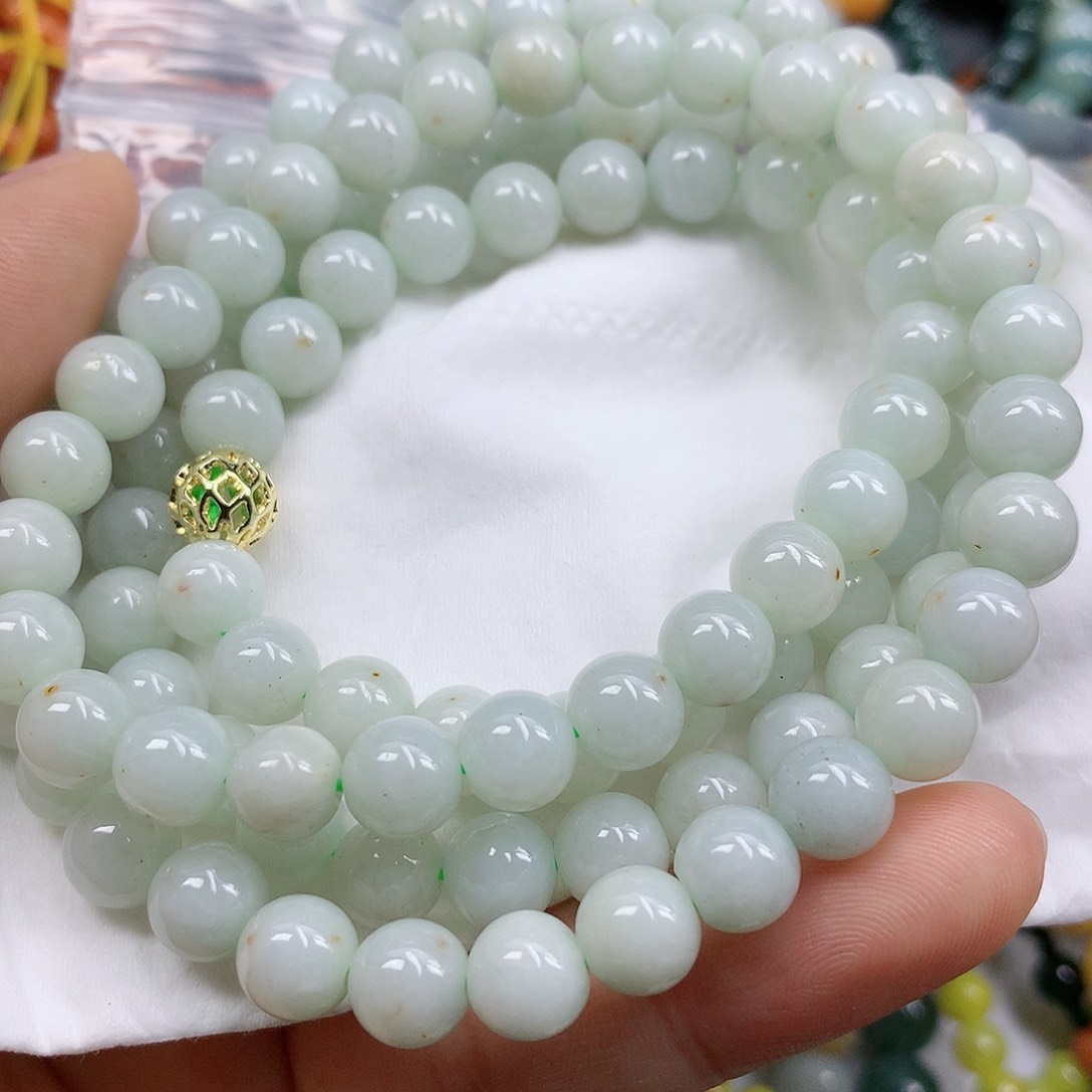 翡翠颈饰未镶嵌手串