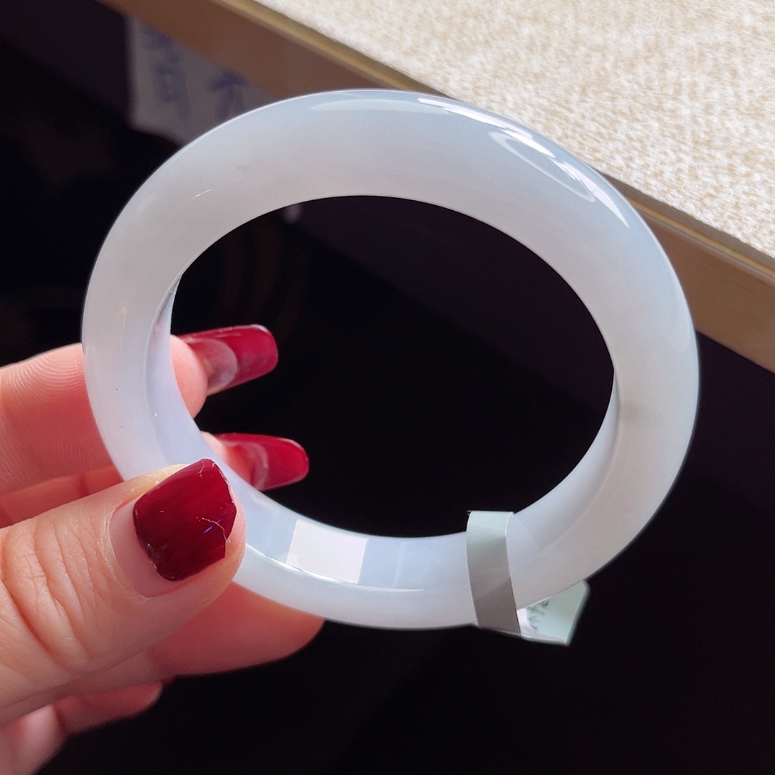 翡翠手镯未镶嵌手镯