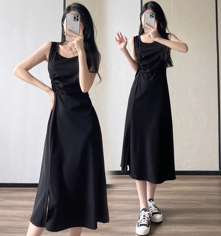 吊带连衣裙女夏季新款大码中长款背心裙设计感褶皱收腰赫本小黑裙