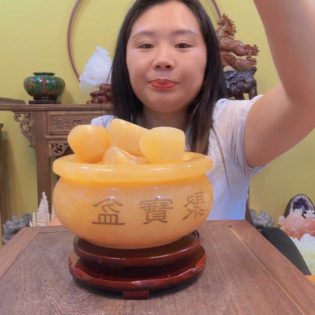 石材印尼金东摆件，。，，，，，