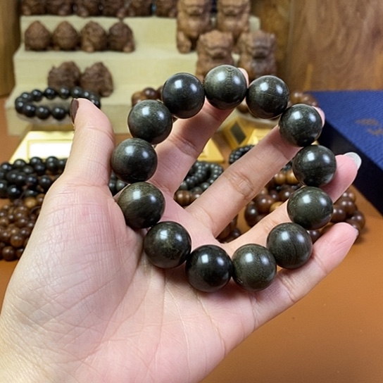 老山檀香微瑕疵阴沉1.8手串