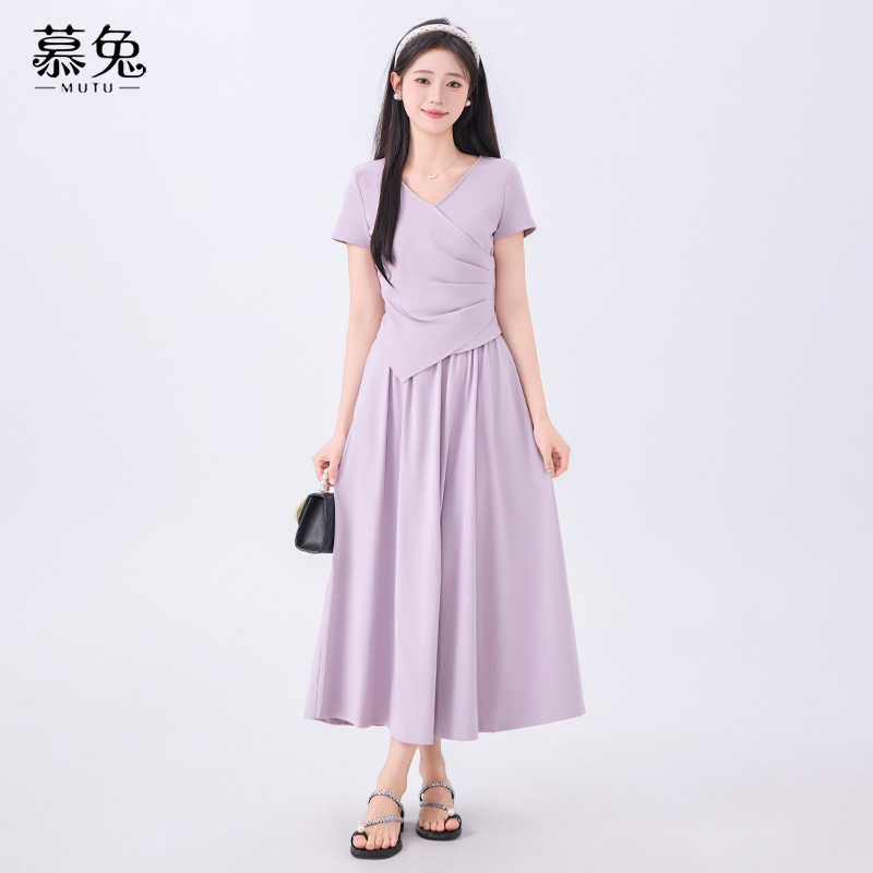 【小铃铛】25667温柔风套装裙女短袖t恤高腰百褶半身裙两件套