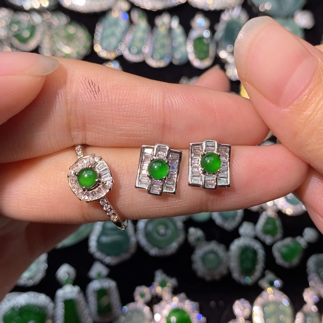 翡翠未镶嵌颈饰天然