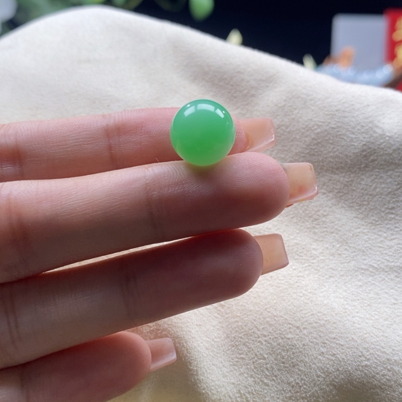 【闪购商品】翡翠颈饰未镶嵌冰胶苹果甜绿珠卡12+