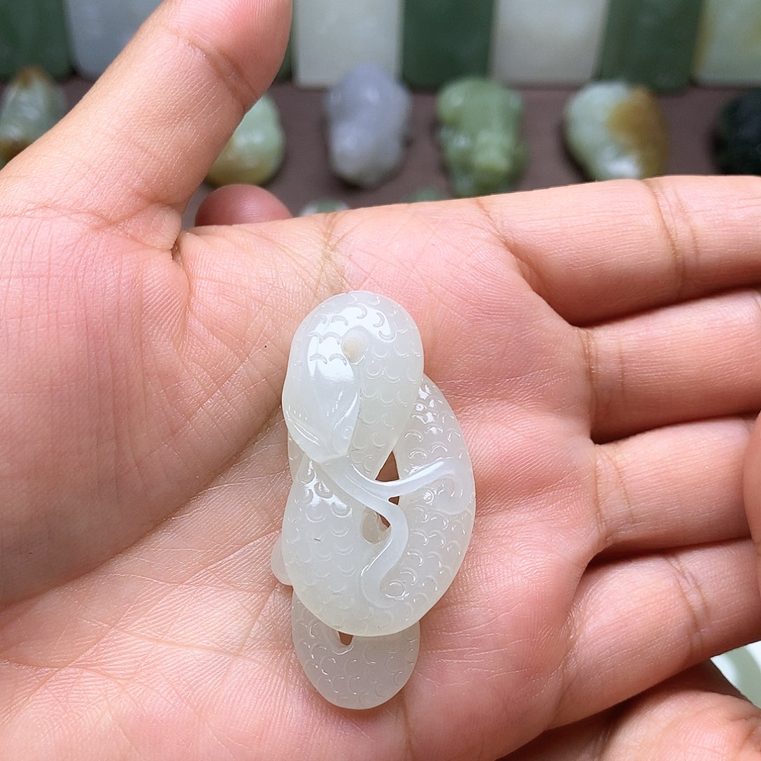 和田玉颈饰未镶嵌