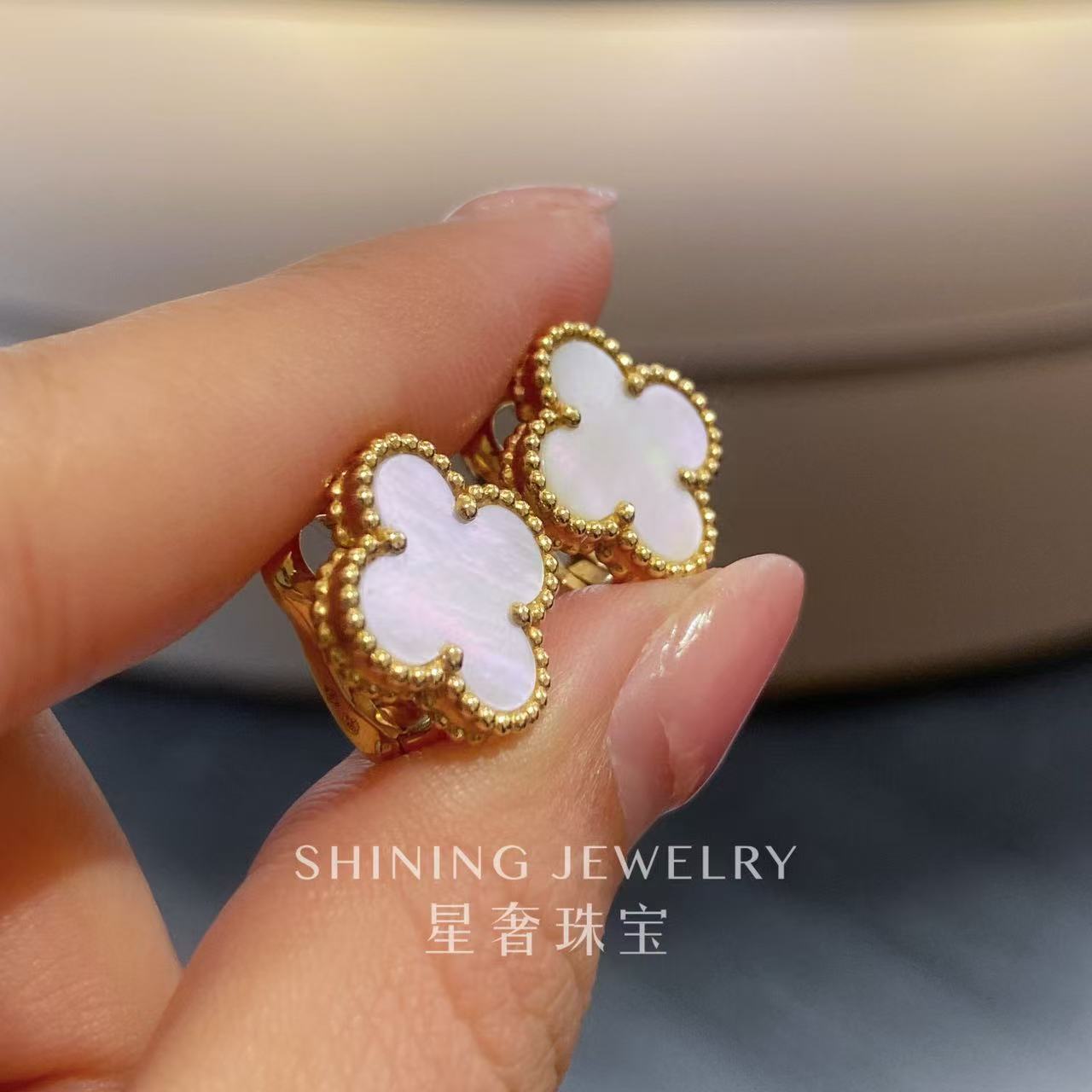 【星奢珠宝】18k金白贝母单花耳拍