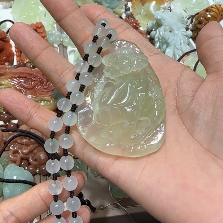 蛇纹石玉未镶嵌吊坠