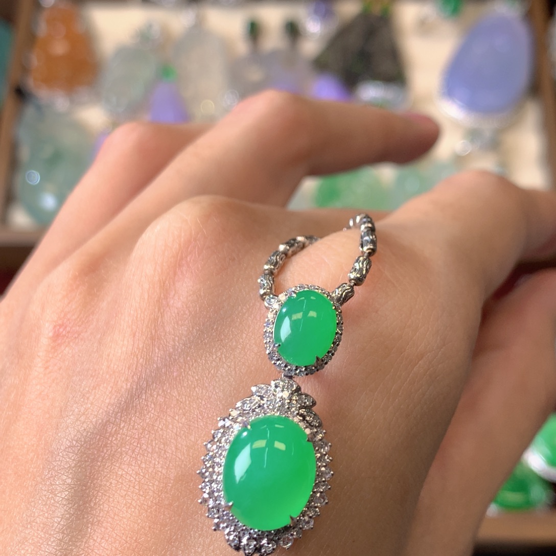 翡翠18K金镶嵌吊坠(不含链)