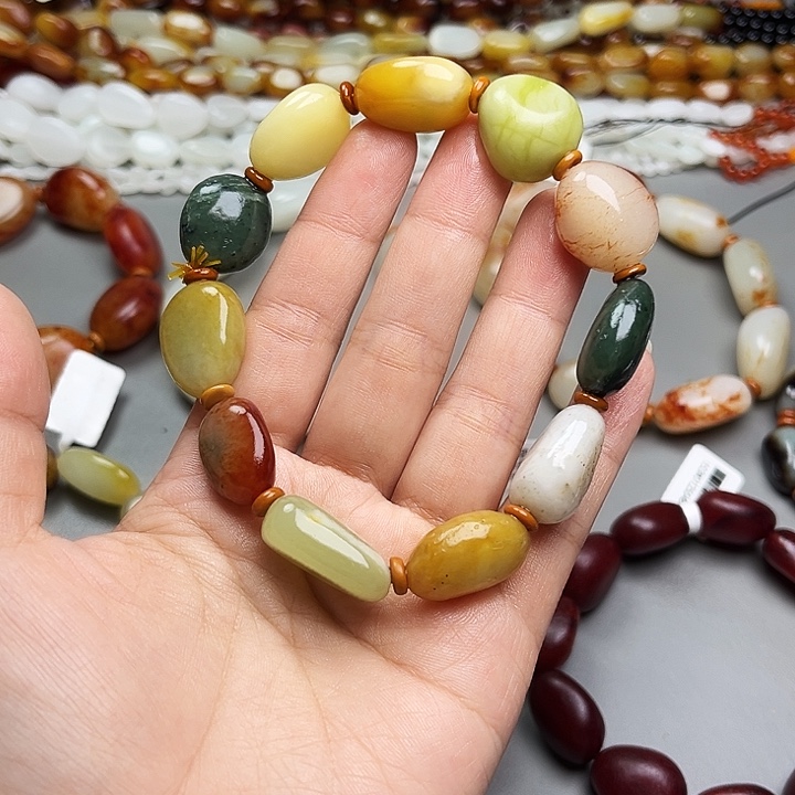 和田玉未镶嵌手链