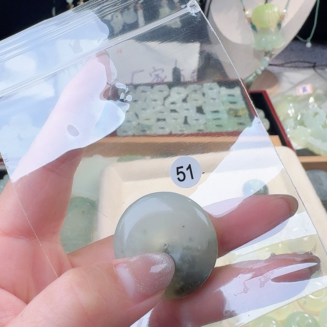 蛇纹石玉颈饰合金精美礼品