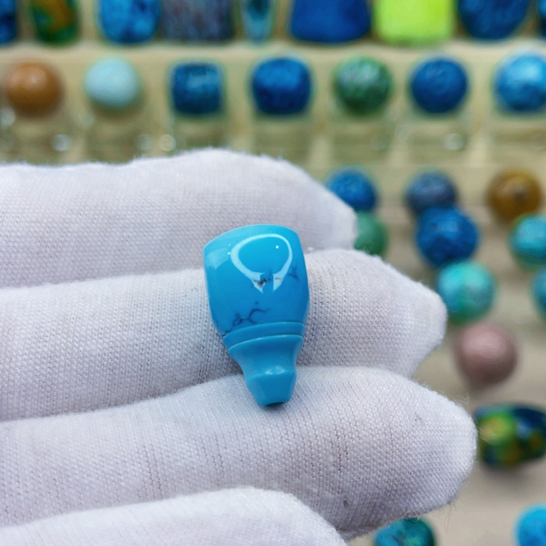 未镶嵌绿松石颈饰