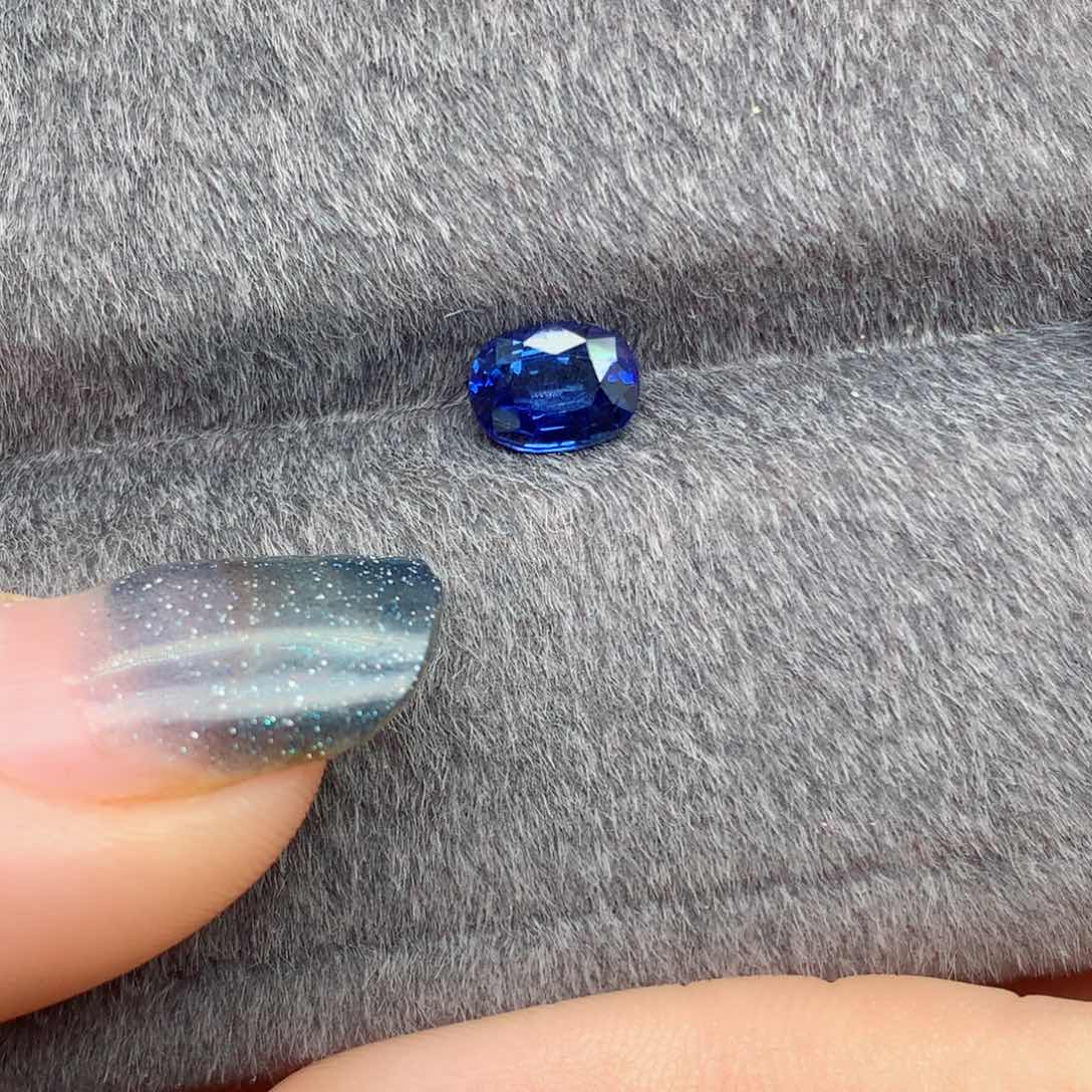 蓝宝石裸石未镶嵌天然皇家蓝蓝宝石1.28ct吉尔德