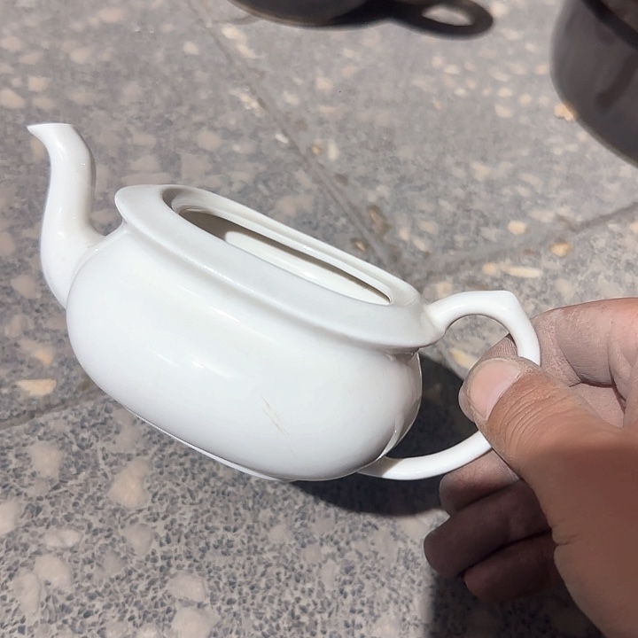 瓷片陶瓷盘子碗啥都有