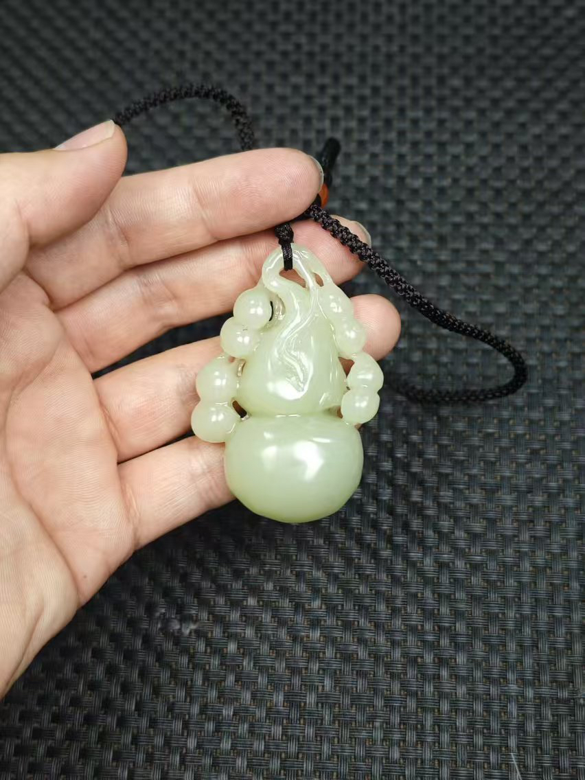 天然和田玉老料孤品手工精雕葫芦2.13清货4