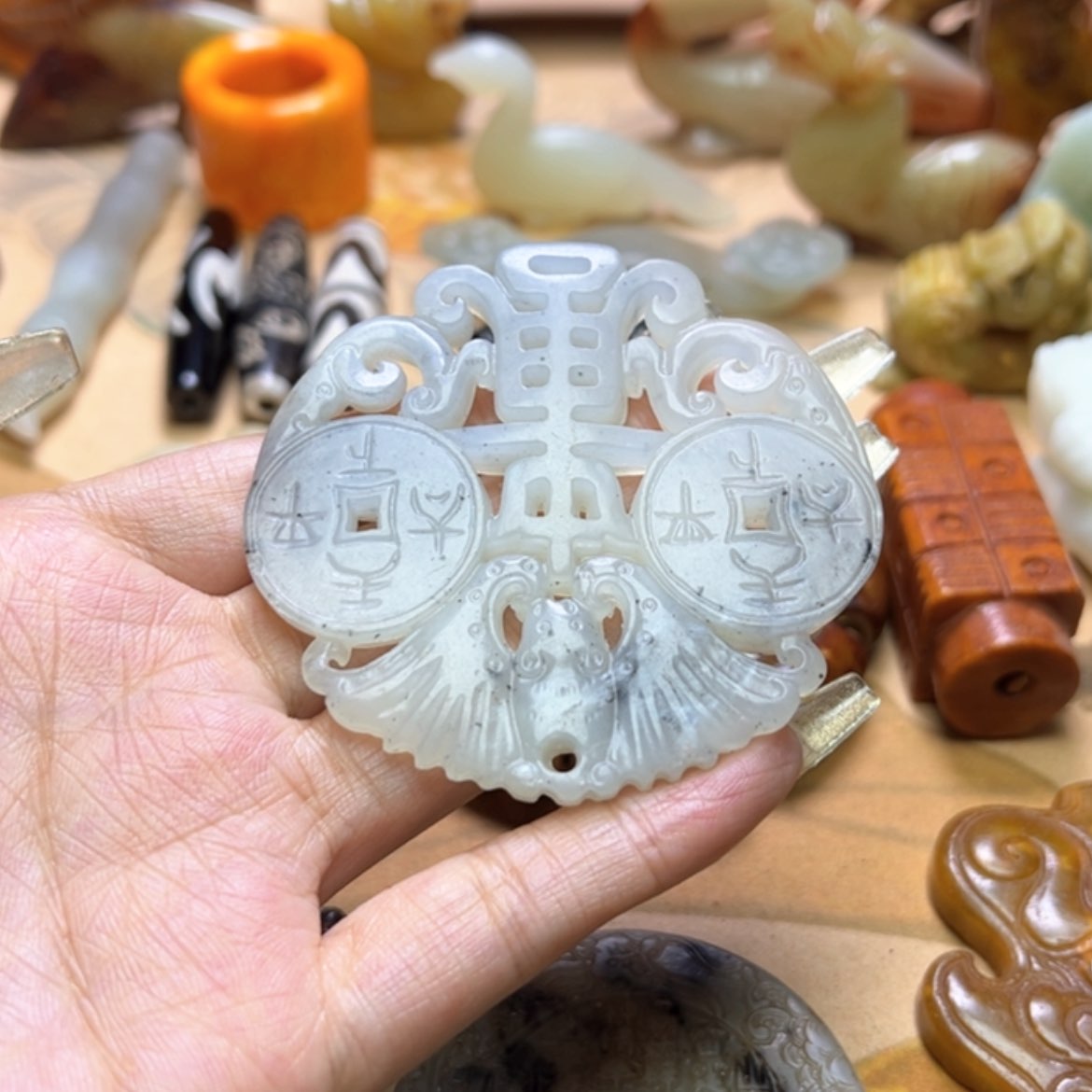 【闪购商品】蛇纹石玉颈饰未镶嵌