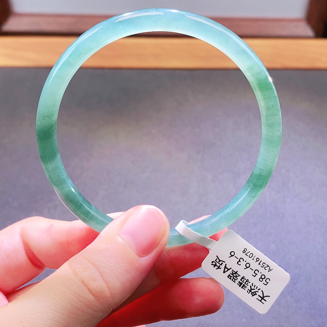 翡翠未镶嵌手镯天然翡翠