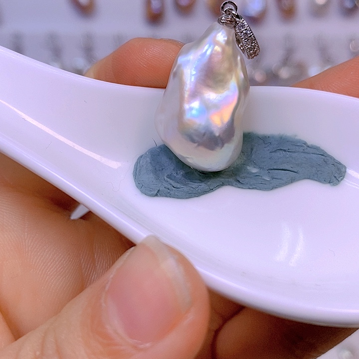 淡水珍珠颈饰合金