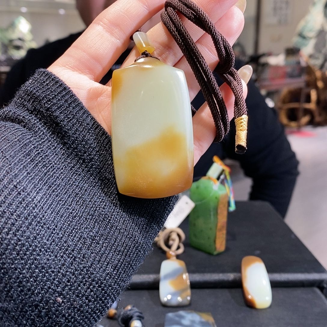 和田玉挂件未镶嵌