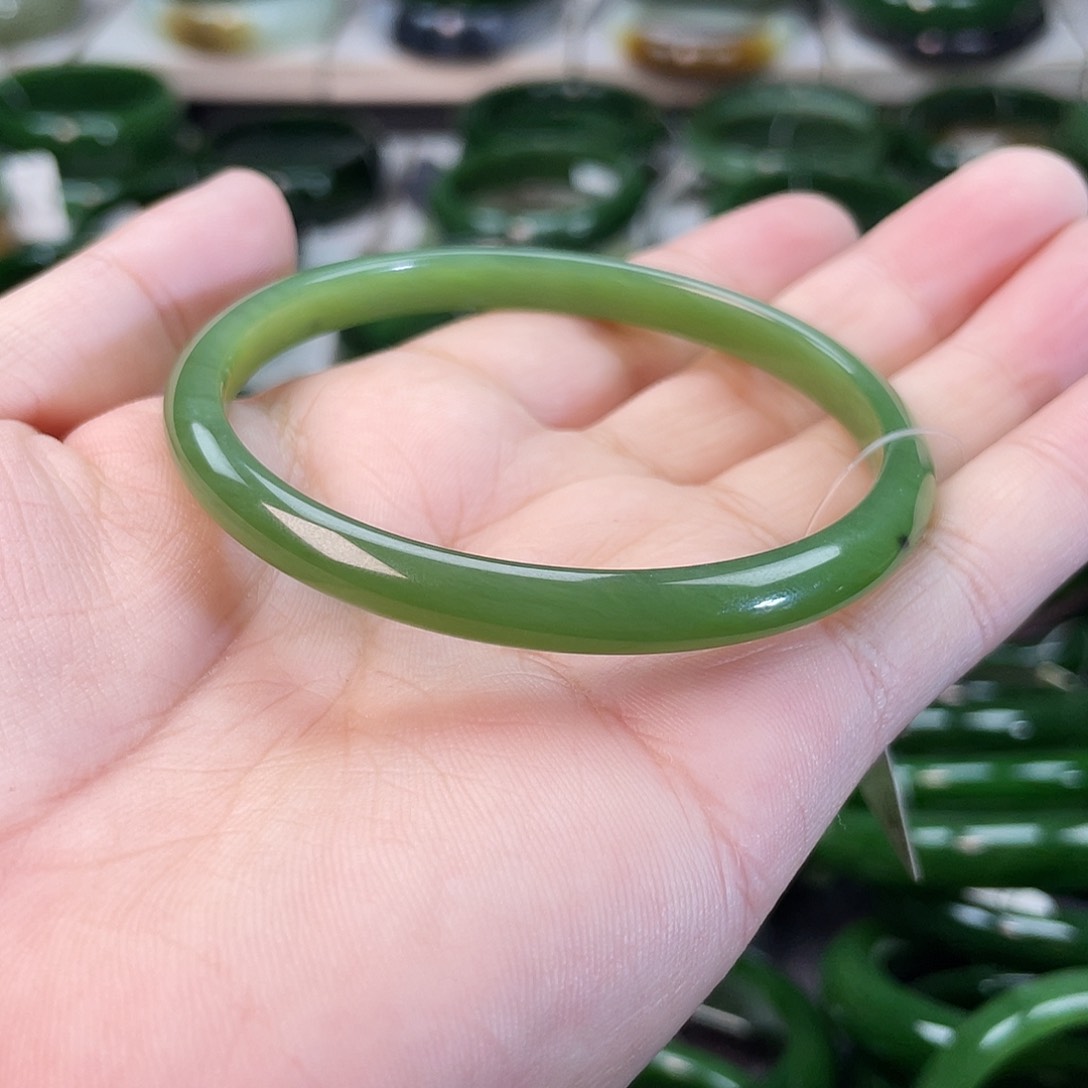 和田玉（碧玉）手镯未镶嵌