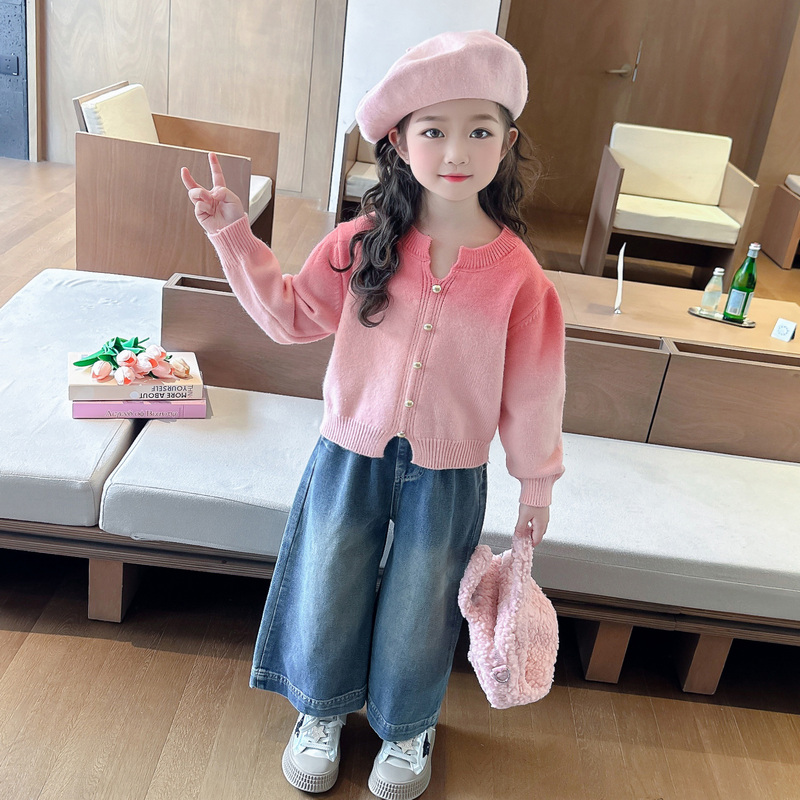 女童春装毛衣2025新款两件套装宝宝春秋季儿童牛仔裤洋气韩版线衫
