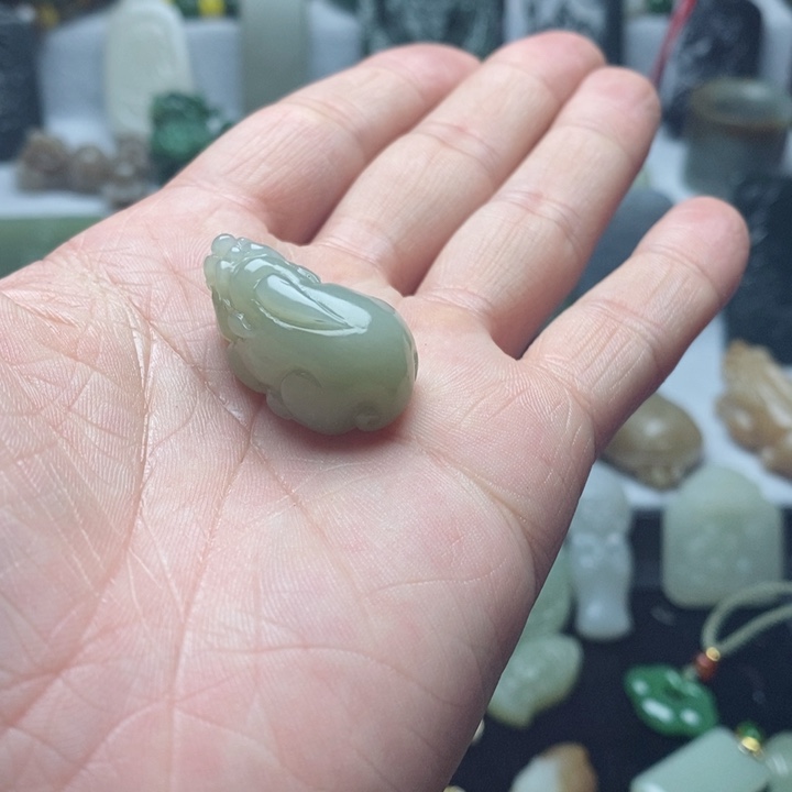和田玉吊坠未镶嵌