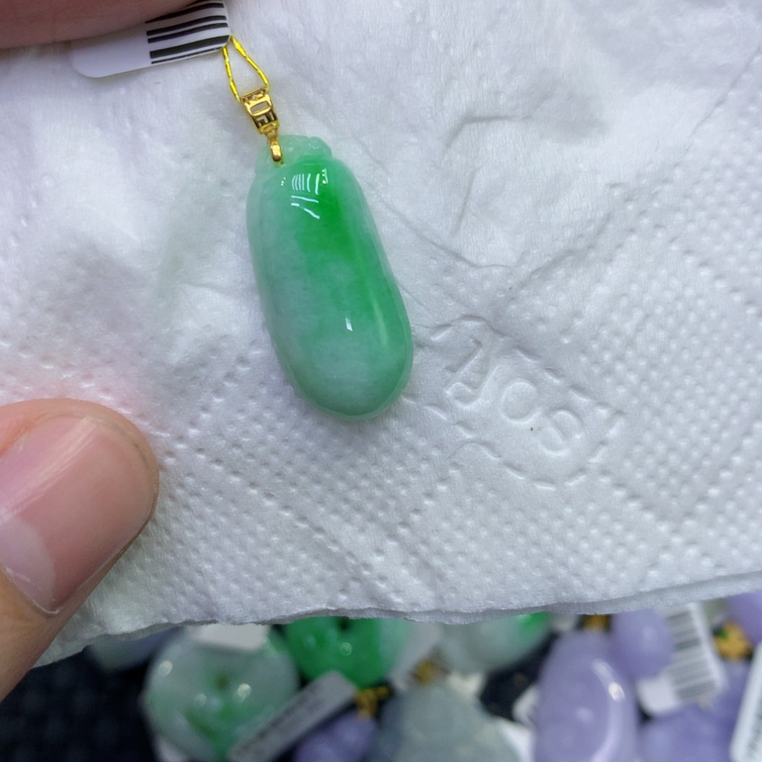 颈饰18K金镶嵌翡翠