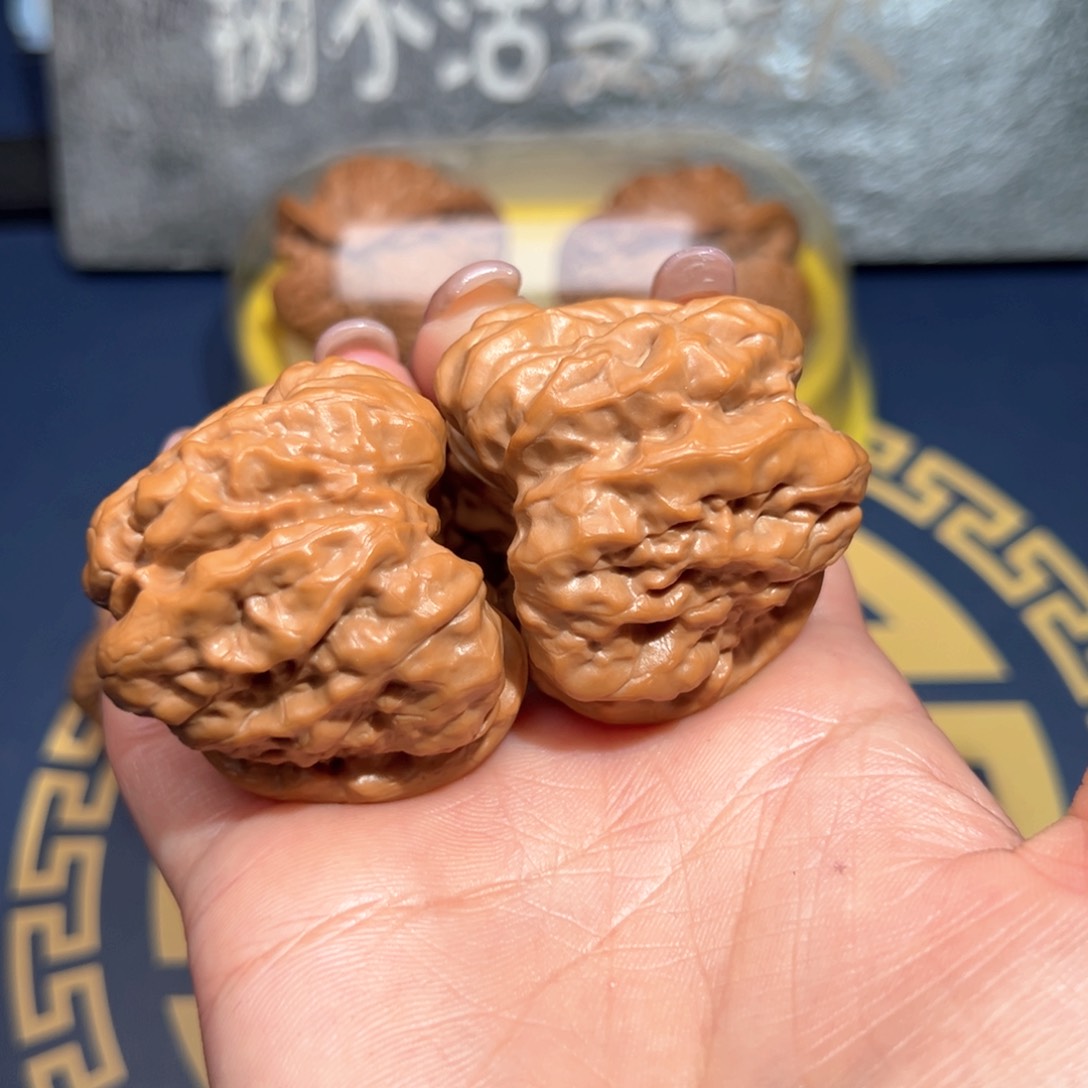 文玩核桃把件四开背蛤蟆43