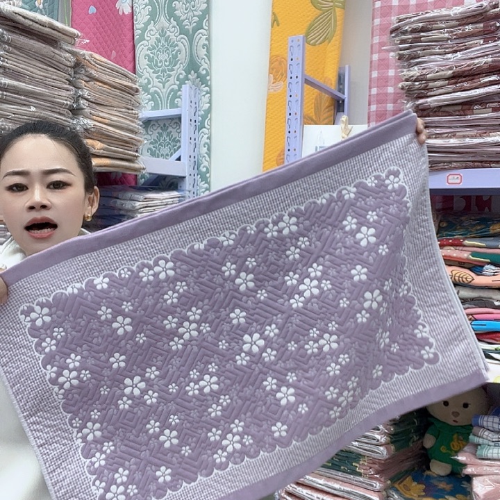 棉紫色雪花鼻孔波