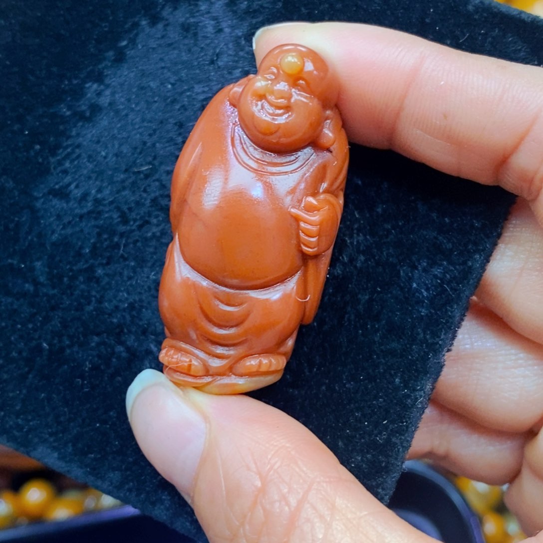 未镶嵌石英质玉（黄龙玉）颈饰