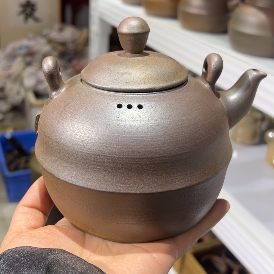 贵台龙窑坭兴陶柴烧壶54依**事