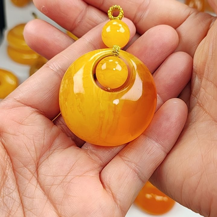 琥珀吊坠(赠链)未镶嵌