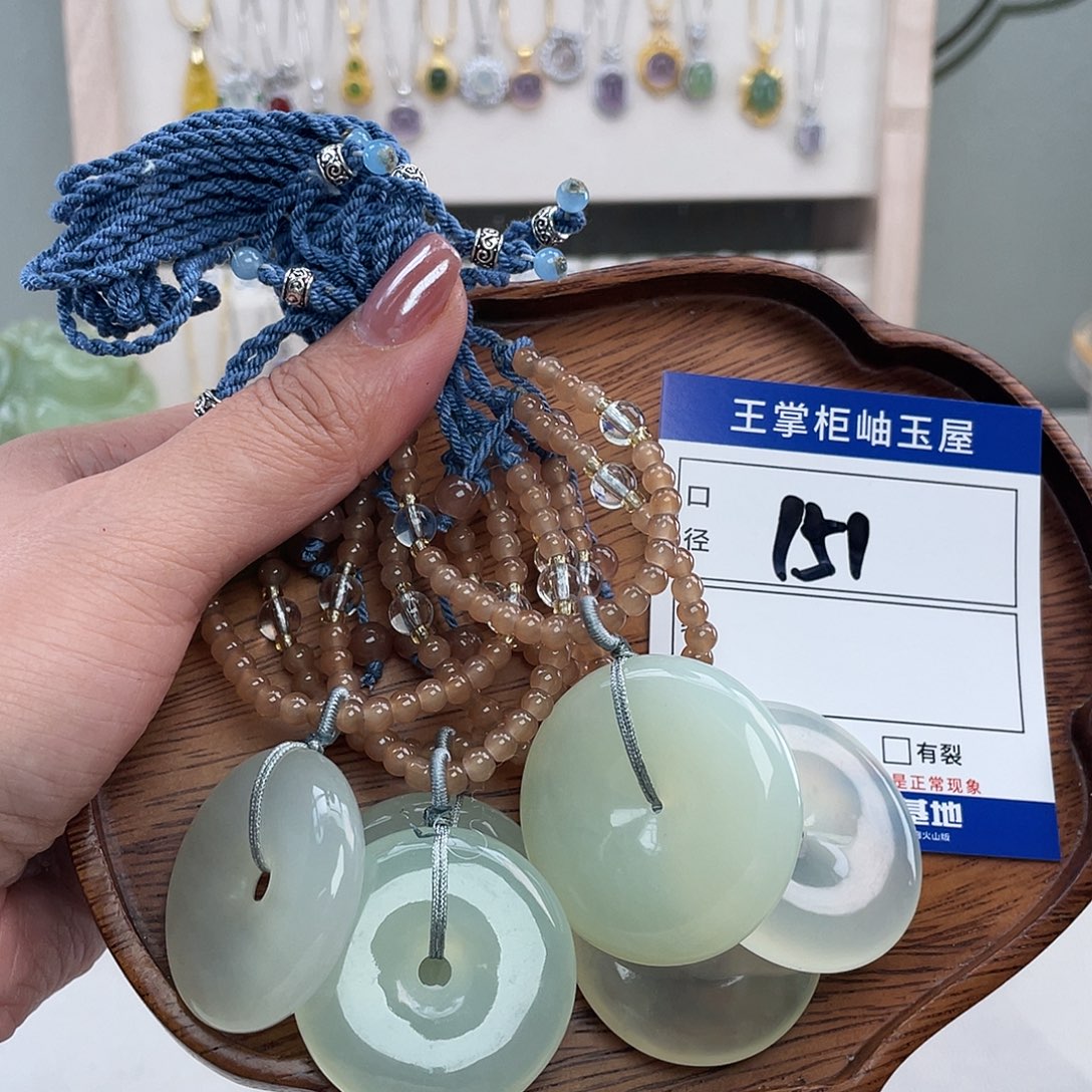 岫玉未镶嵌吊坠吊坠多样性，发一件