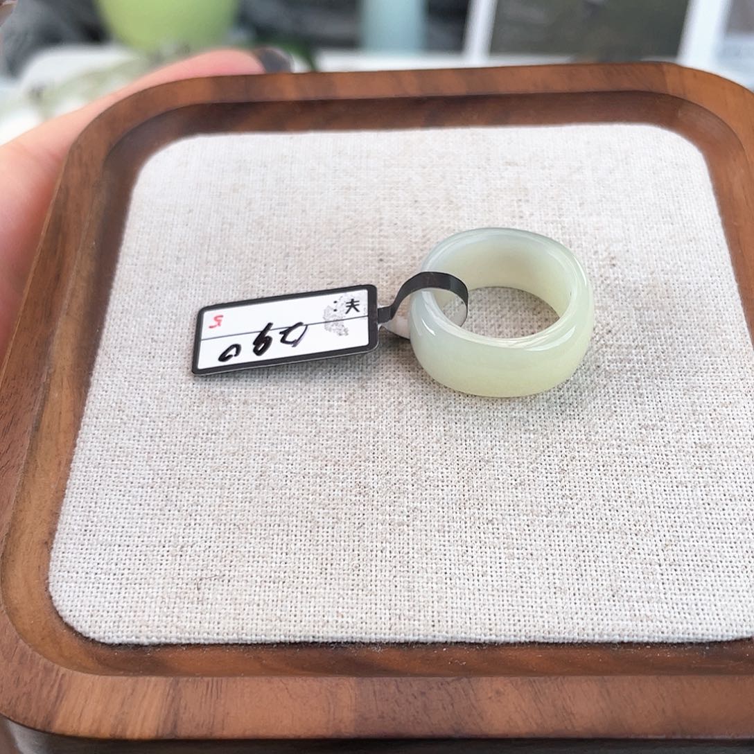 和田玉未镶嵌戒指U10半糖方圆17.3