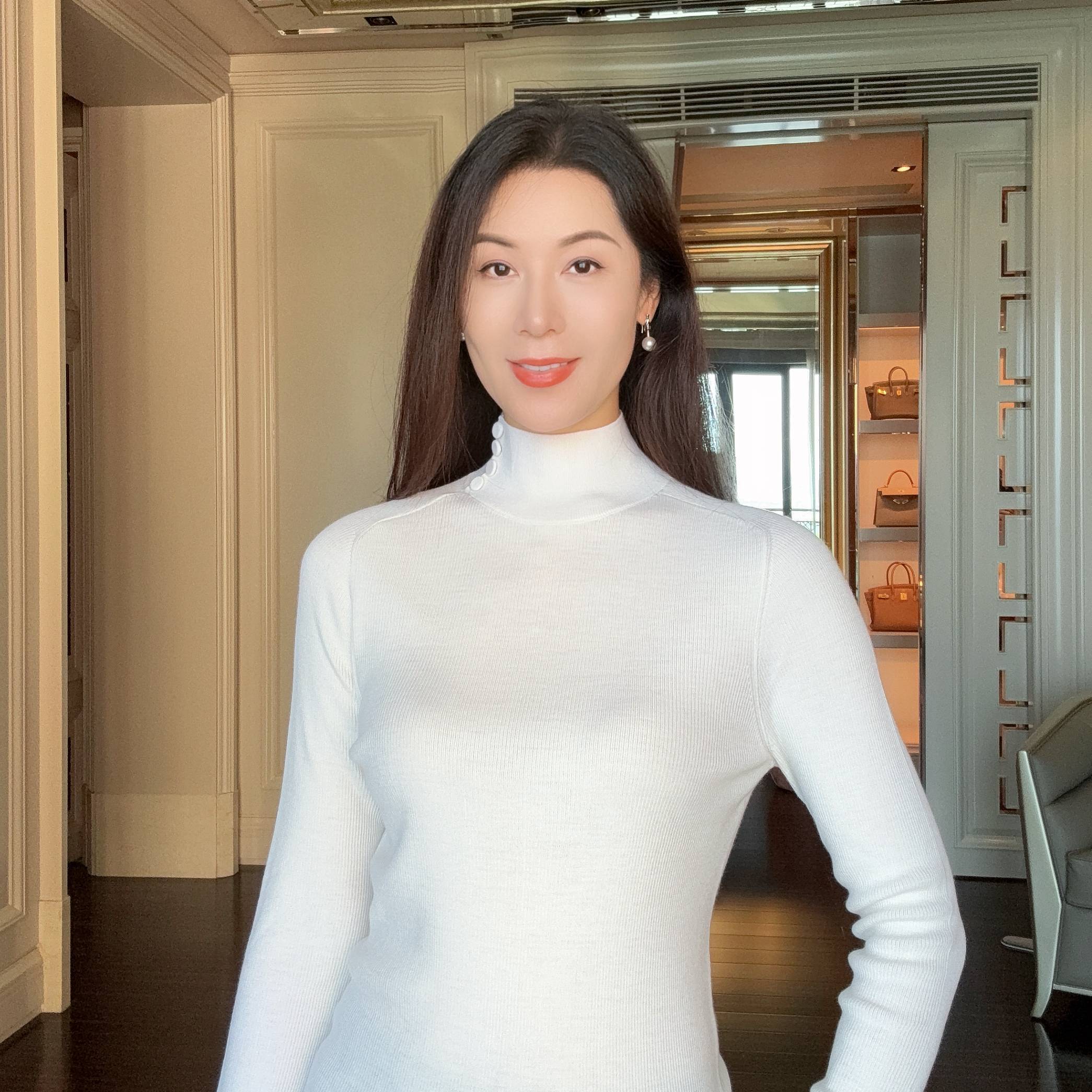 希琳【时髦老钱风】扬子纱线羊毛半高领喇叭袖优雅针织衫CD2168200