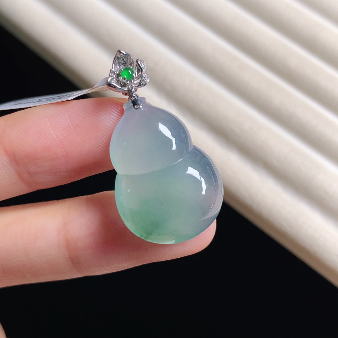 翡翠颈饰18K金镶嵌葫芦