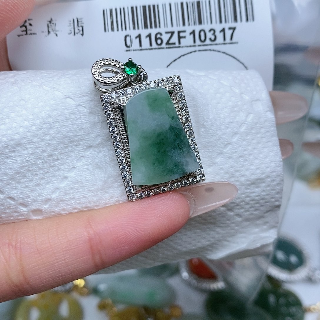 翡翠吊坠(不含链)未镶嵌