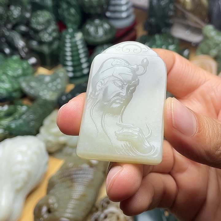 猪***仙和田玉未镶嵌挂件