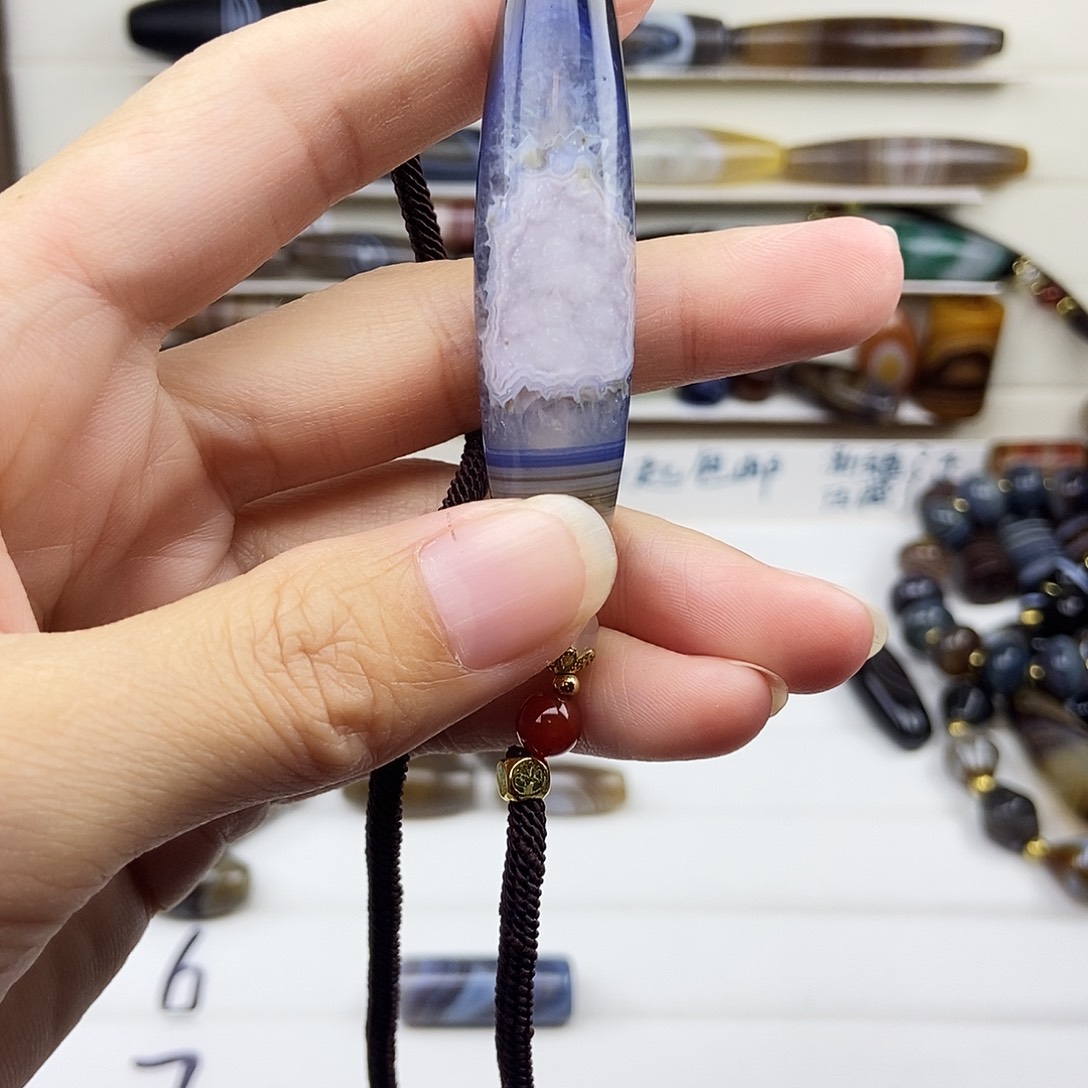 R****玛瑙/玉髓未镶嵌颈饰