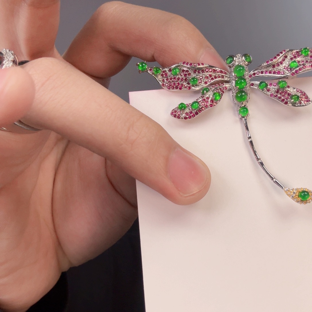 翡翠颈饰未镶嵌一件