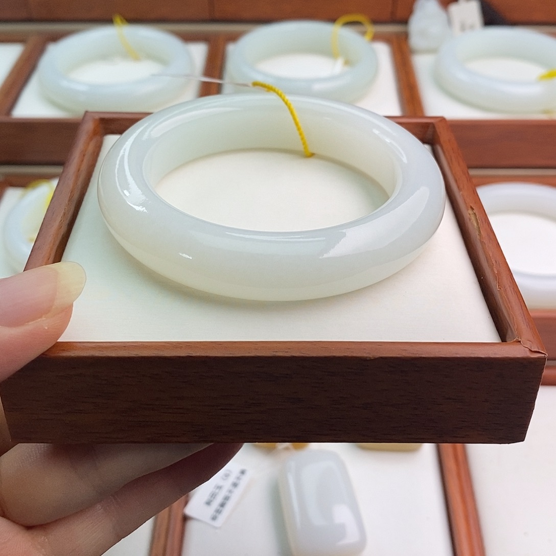 和田玉（白玉）手镯未镶嵌