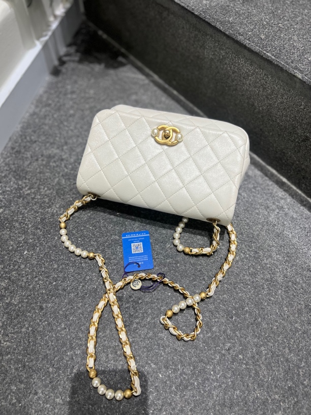 95新 Chanel/香奈儿 新款CF珍珠斜挎包中号单肩白色胖子经典菱格