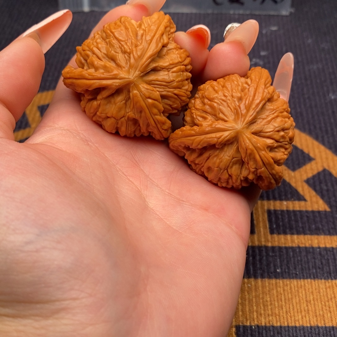 郑***号吊坠文玩核桃白狮子