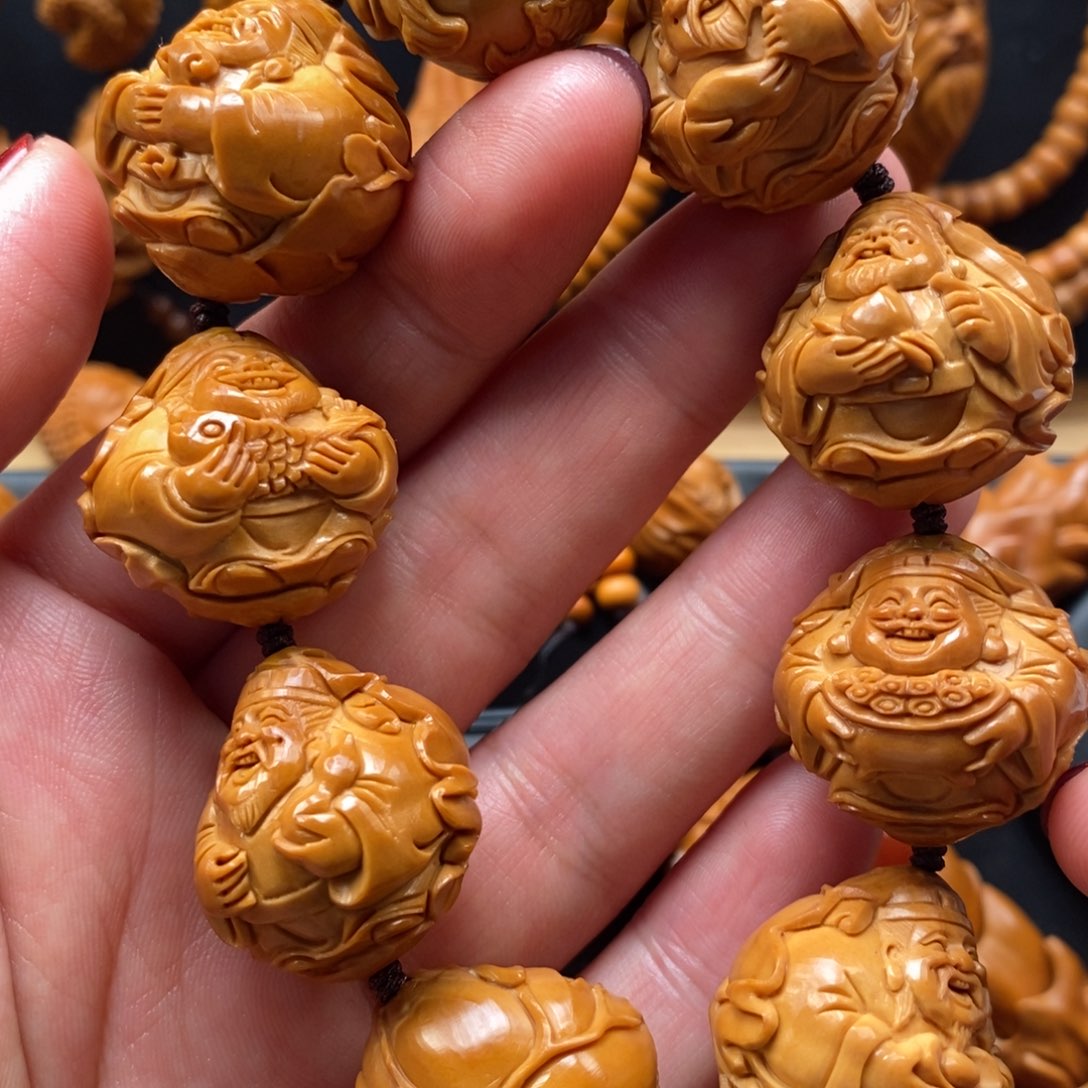 橄榄核手串四****啦荷叶财神