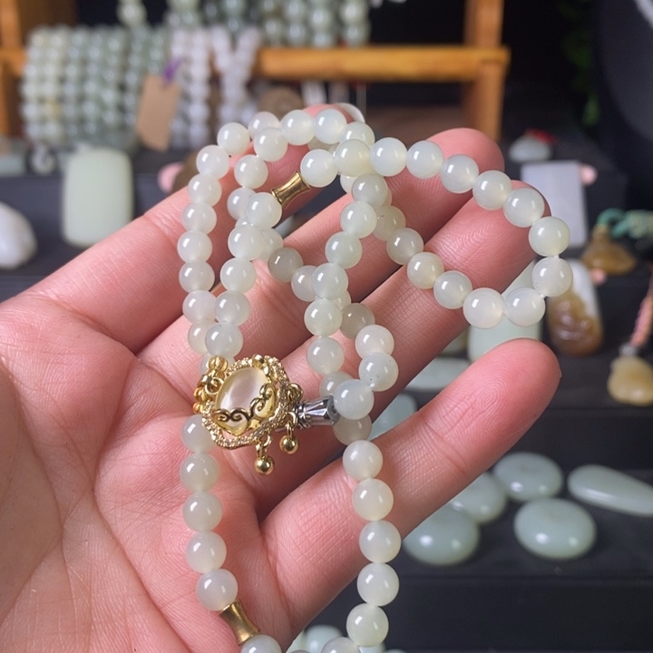 和田玉颈饰未镶嵌